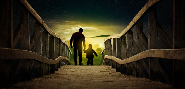 otec a syn na mostě